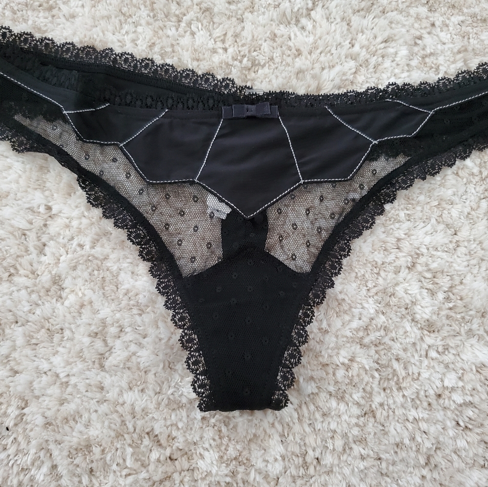 Rylie thong